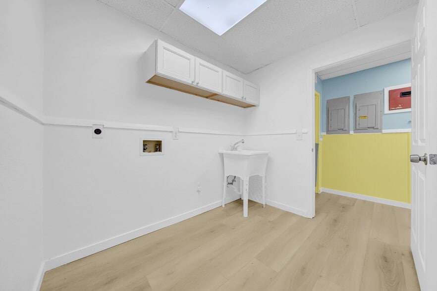 More Photos Of 1419 Sunset Point Rd, Clearwater Office For Sale