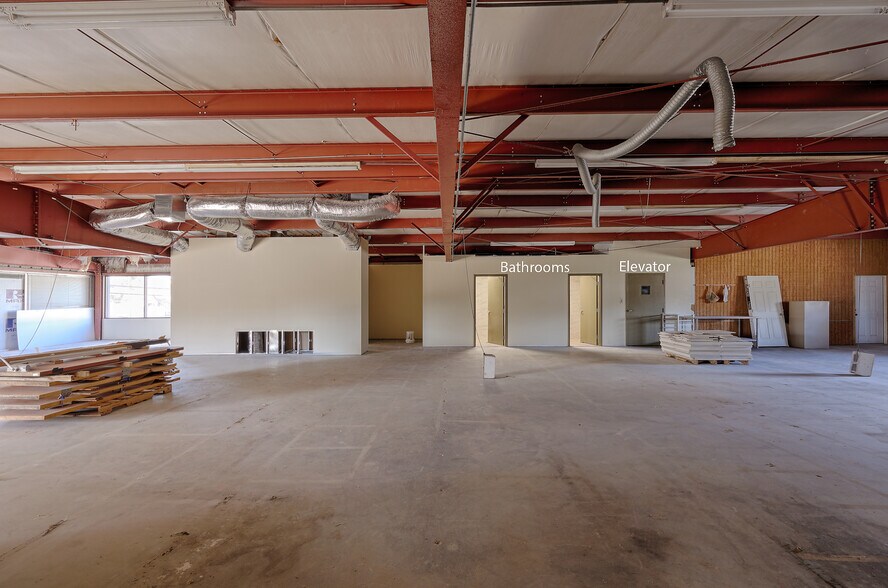 More Photos Of 1112 N Frazier St, Conroe Freestanding For Sale