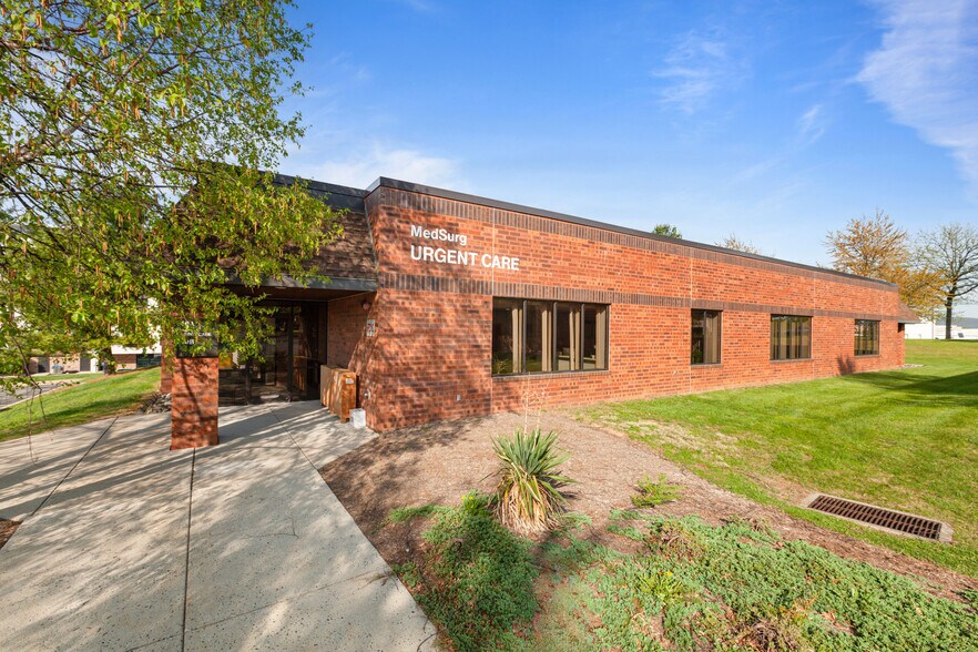 Primary Photo Of 1025 Berkshire Blvd, Wyomissing Medical For Lease