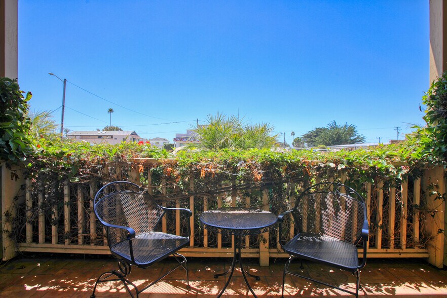 More Photos Of 95 S Ocean Ave, Cayucos Hospitality For Sale