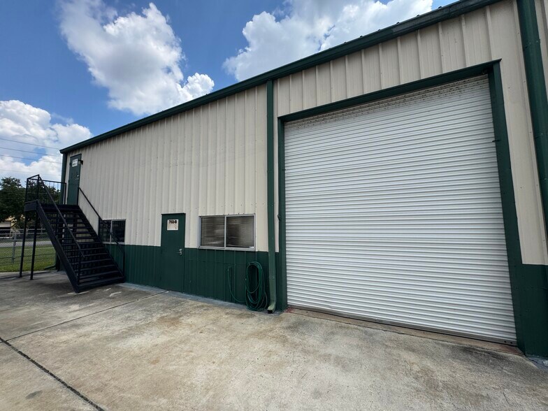 Primary Photo Of 702 W Park Ave, Edgewater Warehouse For Lease