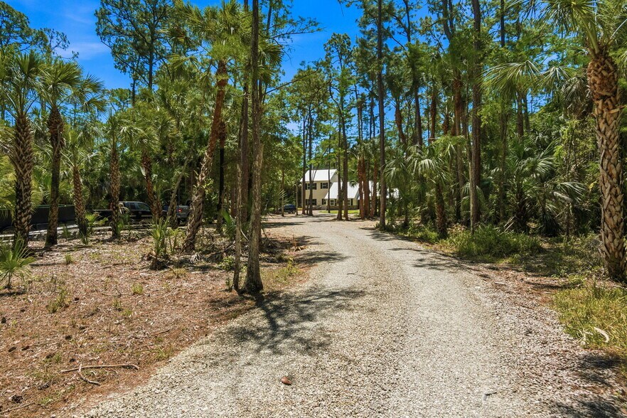 More Photos Of 4120 3rd Ave NW, Naples Apartments For Sale