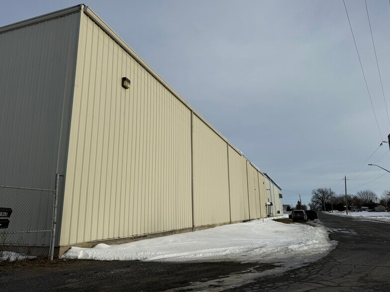 More Photos Of 200 St-Georges St W, North Glengarry Manufacturing For Lease