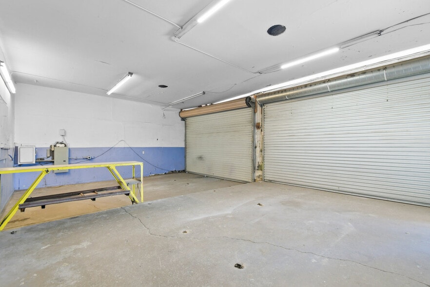 More Photos Of 3814 Acacia St, San Diego Auto Repair For Sale