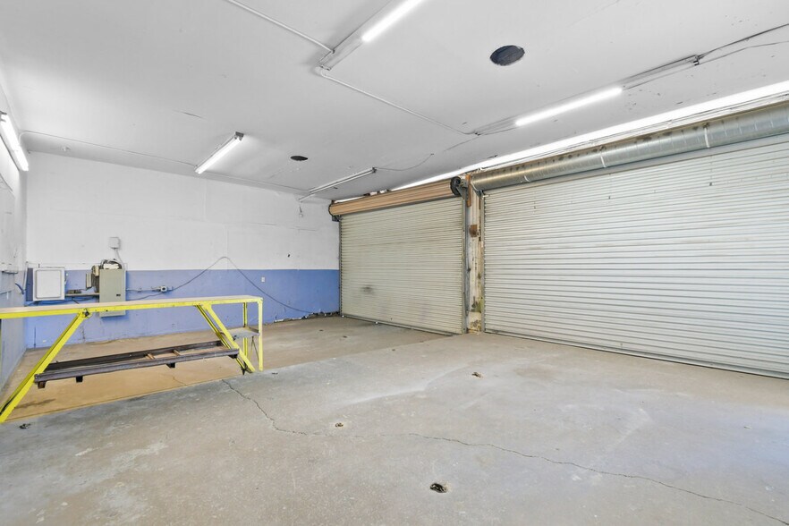 More Photos Of 3814 Acacia St, San Diego Auto Repair For Sale
