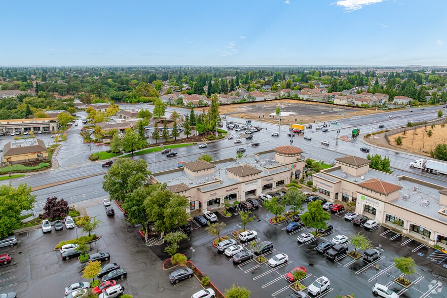 More Photos Of 7451 Foothills Blvd, Roseville General Retail For Lease