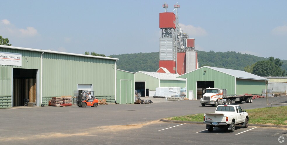 More Photos Of 122 Route 32, North Franklin Service For Lease