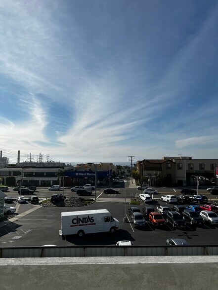 More Photos Of 824 1st St, Hermosa Beach Loft Creative Space For Sale