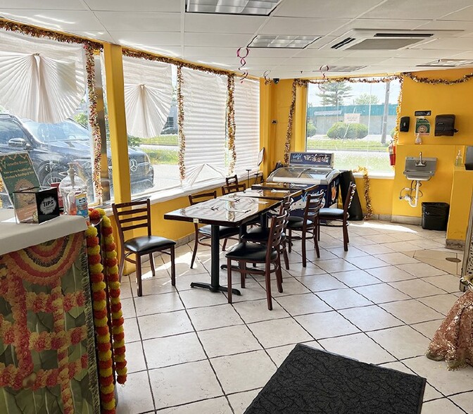 More Photos Of 1710 Oak Tree Rd, Edison Freestanding For Lease