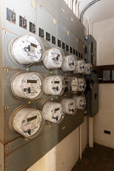 More Photos Of 250 Kapili St, Honolulu Apartments For Sale