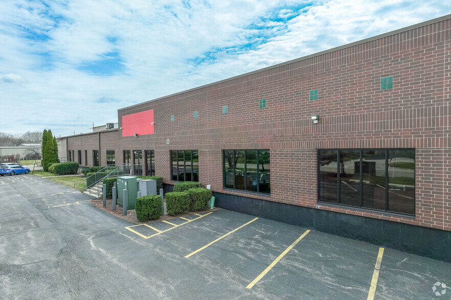 Primary Photo Of 11419 Smith Dr, Huntley Warehouse For Lease