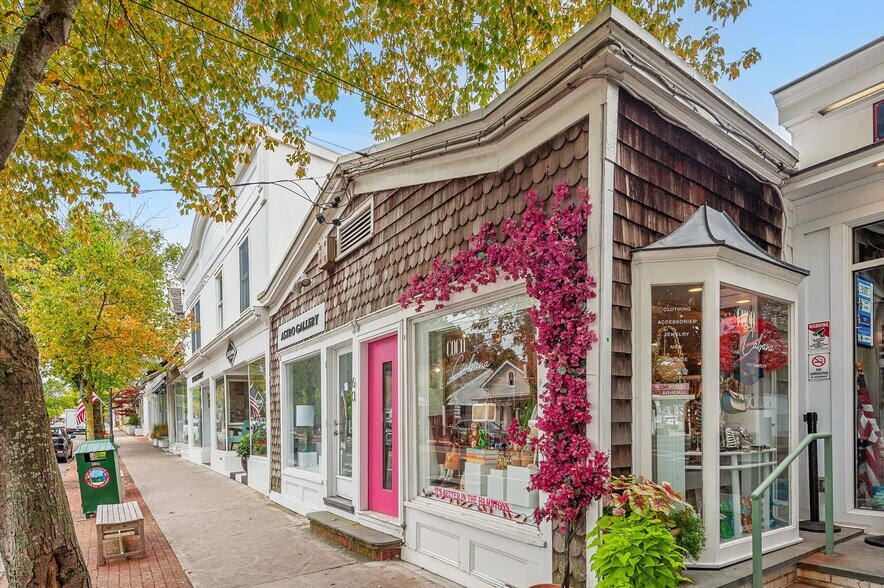 More Photos Of 60 Jobs Ln, Southampton Storefront For Lease