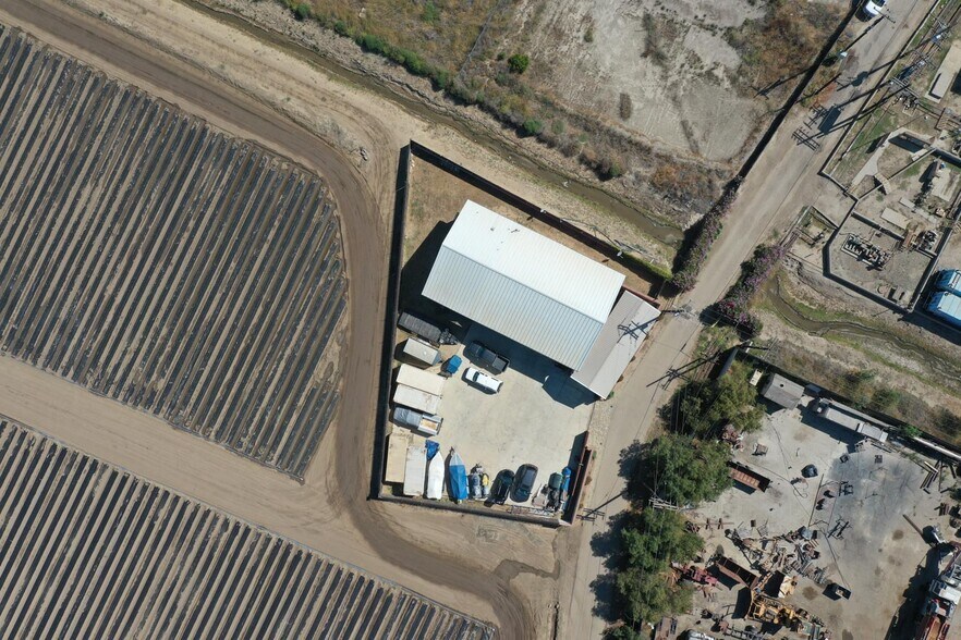 More Photos Of 907 Mission Rock Rd, Santa Paula Light Manufacturing For Sale