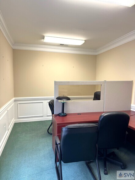 More Photos Of 37 W Fairmont Ave, Savannah Office For Lease