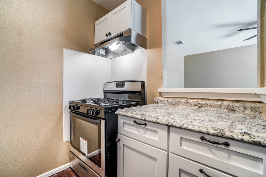 More Photos Of 216 Lucas St, San Antonio Apartments For Sale