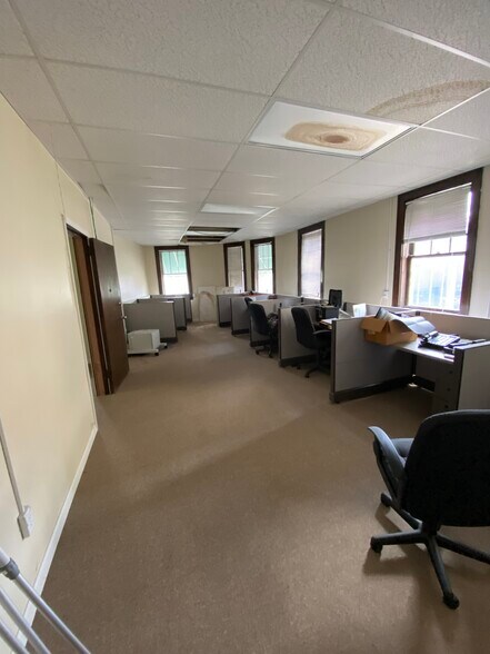 More Photos Of 415 Chartiers Ave, Carnegie Office For Sale