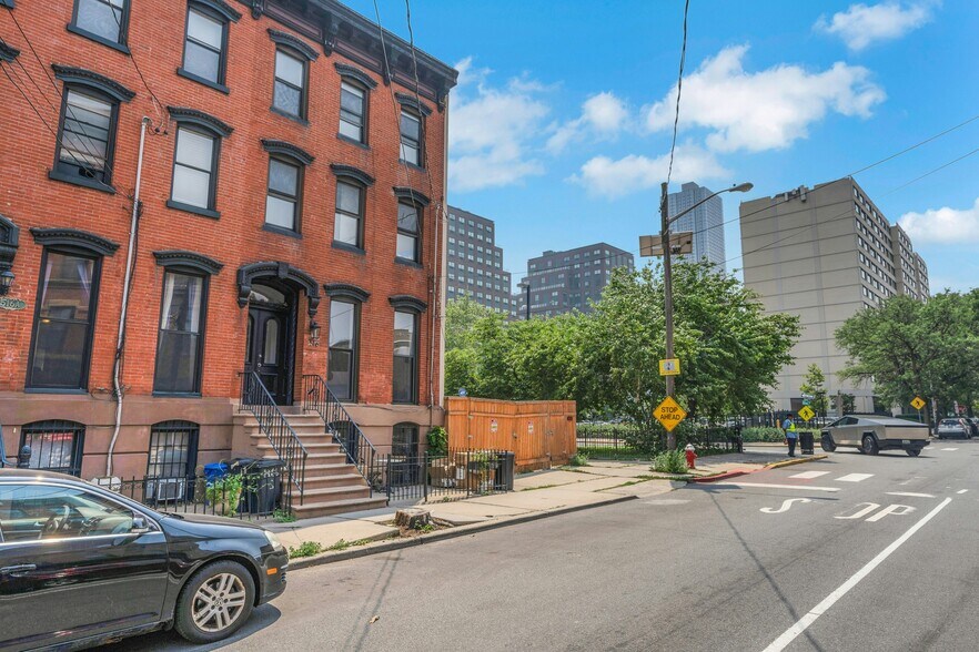 More Photos Of 514 Manila Ave, Jersey City Land For Sale