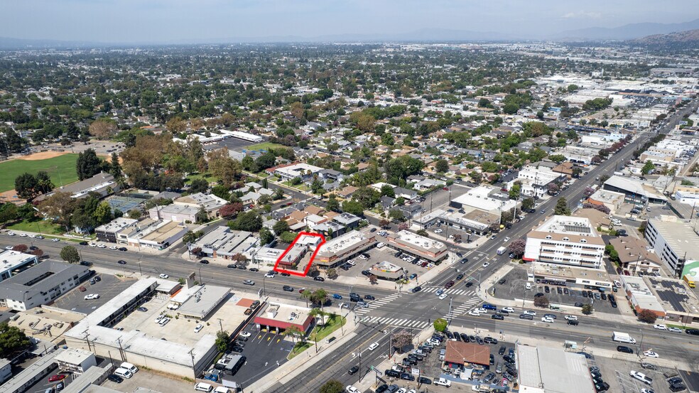More Photos Of 915 W Olive Ave, Burbank Office For Sale