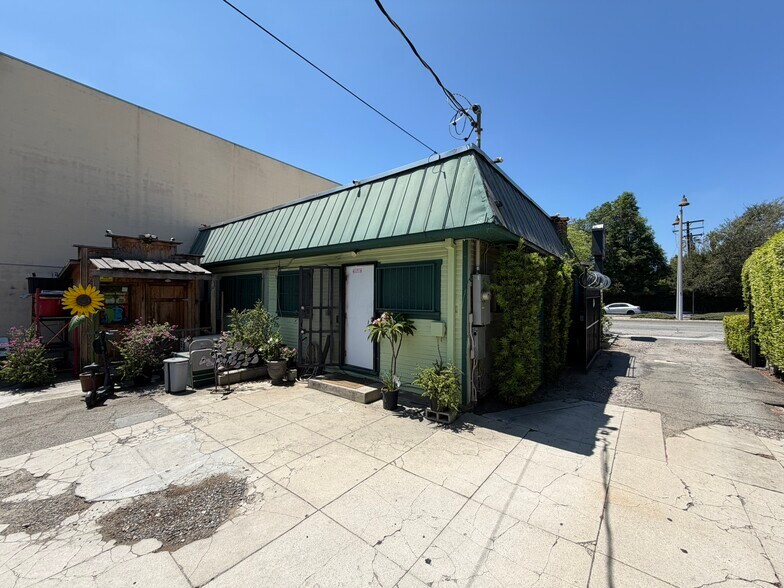 More Photos Of 480 S Rosemead Blvd, Pasadena Office For Sale
