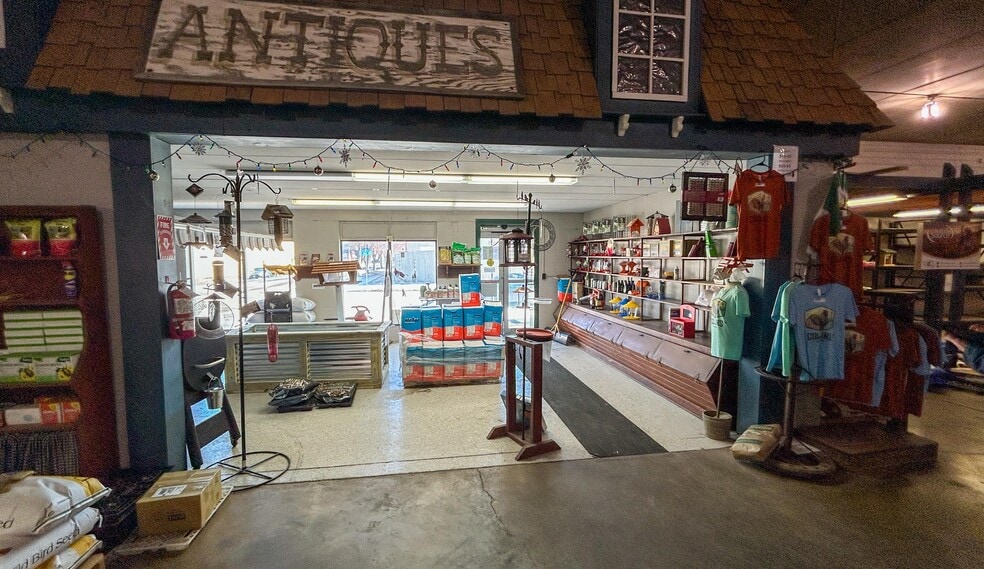 More Photos Of 407 2nd Ave NW, Rochester Light Distribution For Lease