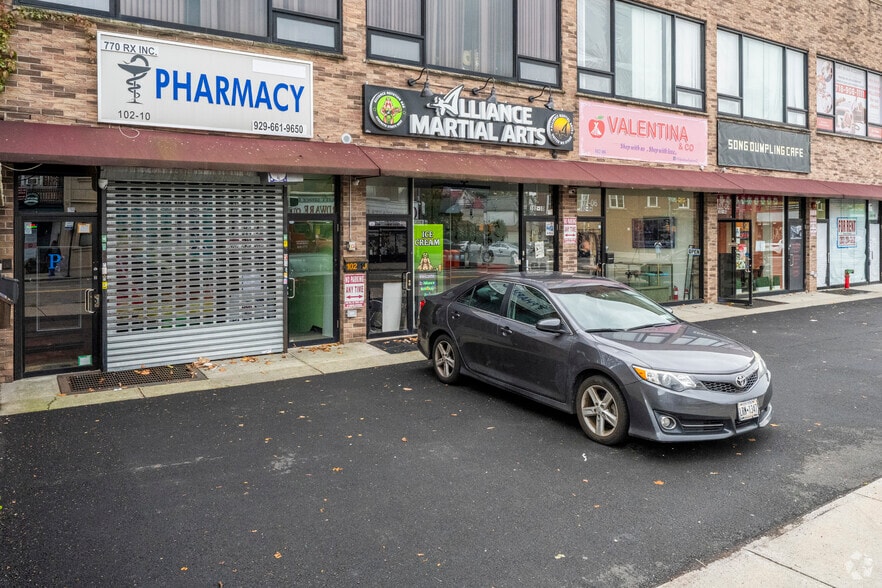 More Photos Of 10200-10210 Metropolitan Ave, Forest Hills Restaurant For Lease