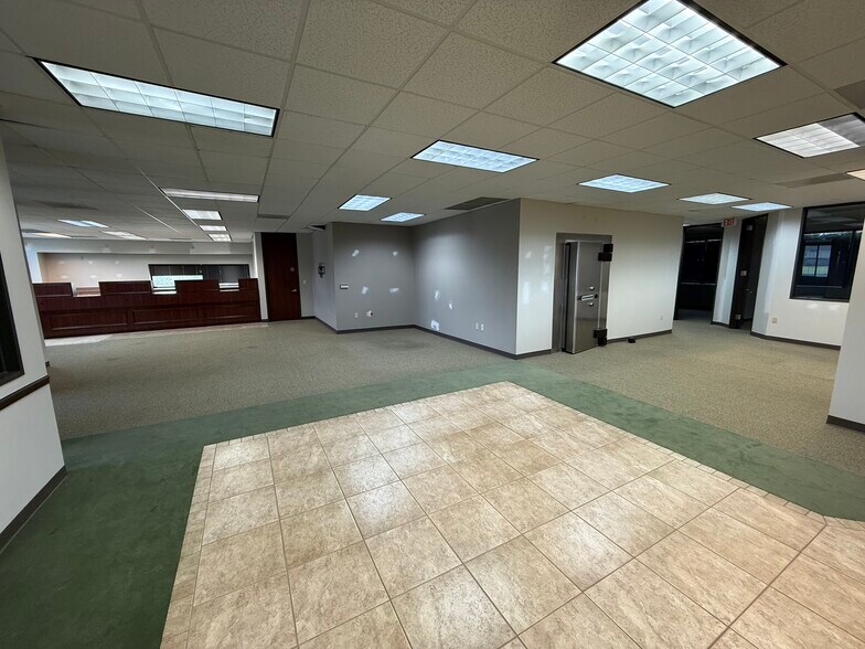 More Photos Of 19855 Southwest Fwy, Sugar Land Office For Lease