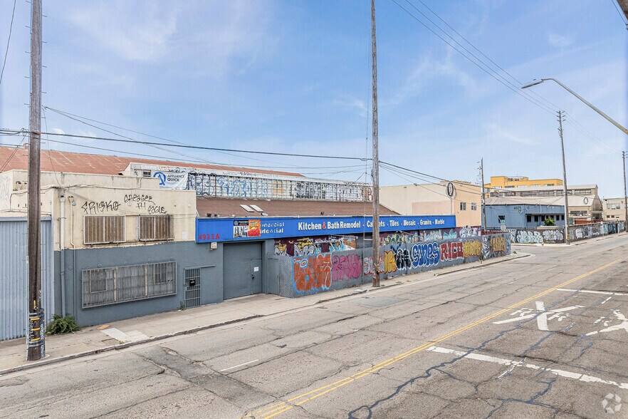 More Photos Of 4933 San Leandro St, Oakland Warehouse For Lease