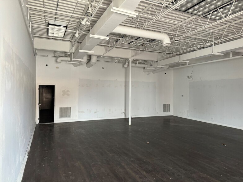 More Photos Of 3315 W 115th St, Merrionette Park General Retail For Lease