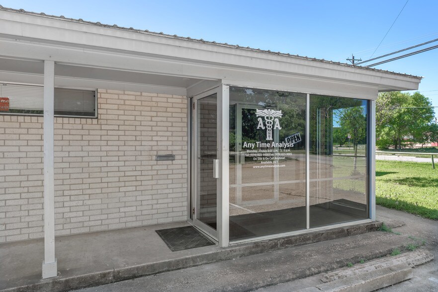 More Photos Of 1507 S College Ave, Bryan Medical For Sale