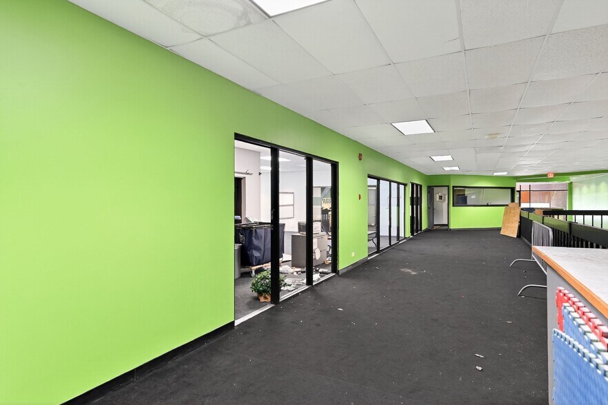 More Photos Of 1550 E Dundee Rd, Palatine Hotel For Sale