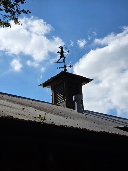 More Photos Of 815-817 Rosedale Dr, New Orleans Office For Sale