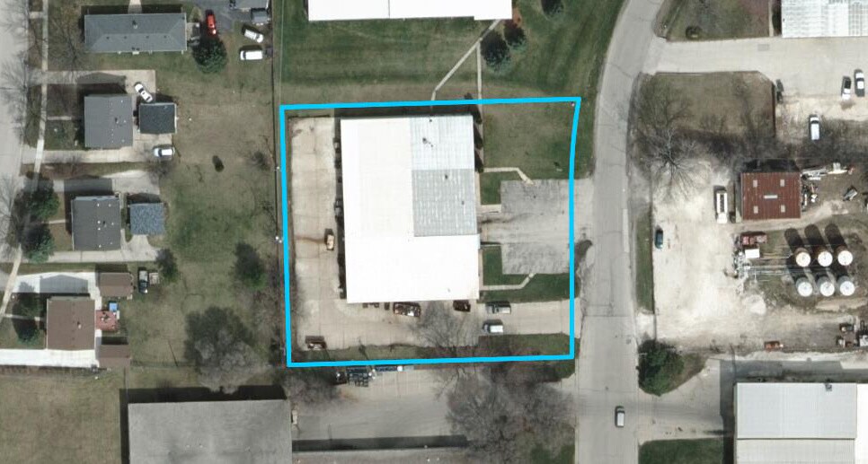 More Photos Of W246S3255 Industrial Ln, Waukesha Warehouse For Sale
