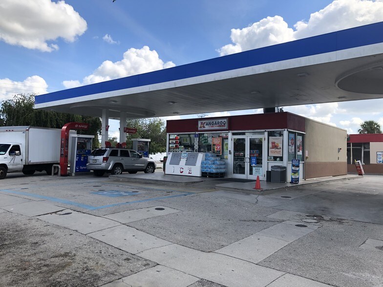 More Photos Of 4350 Bee Ridge Rd, Sarasota Convenience Store For Sale