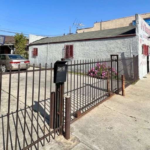 More Photos Of 10007 S San Pedro St, Los Angeles Apartments For Lease