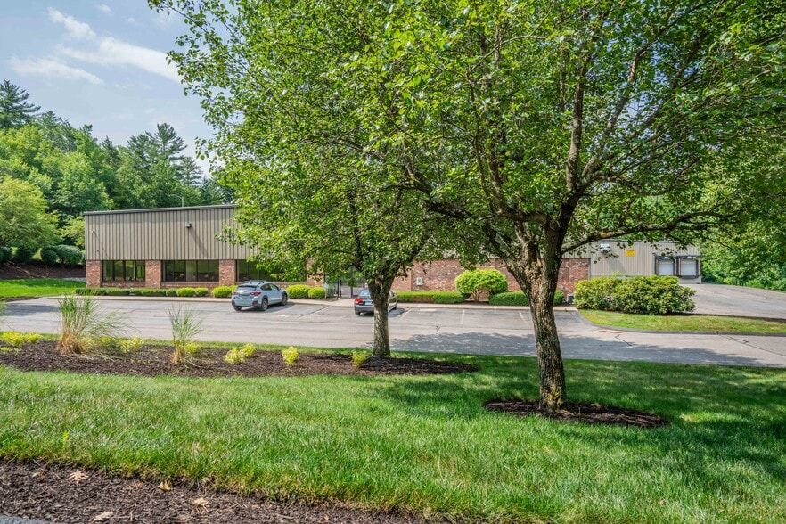 More Photos Of 299 Industrial Ln, Torrington Distribution For Lease