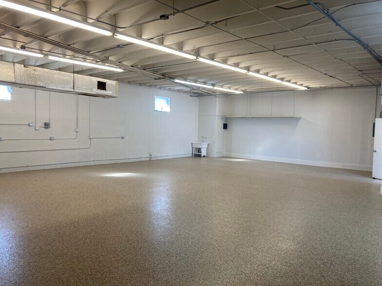 More Photos Of 850 NW 1st Ave, Boca Raton Showroom For Lease