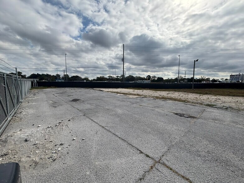 More Photos Of 7806 Maryland Ave, Hudson Land For Lease