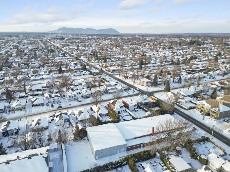 More Photos Of 384 Rue Cabana, Granby Warehouse For Sale