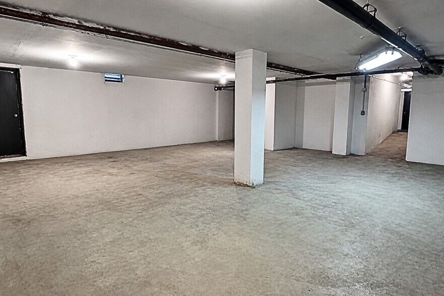 More Photos Of 229-261 Merriam St, Bridgeport Warehouse For Sale