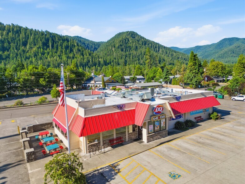 Primary Photo Of 47720 Or-58 Hwy, Oakridge Fast Food For Sale