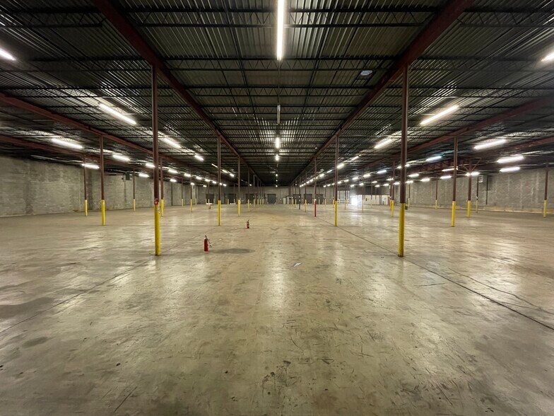 More Photos Of 201 Perrow St, Altavista Warehouse For Lease