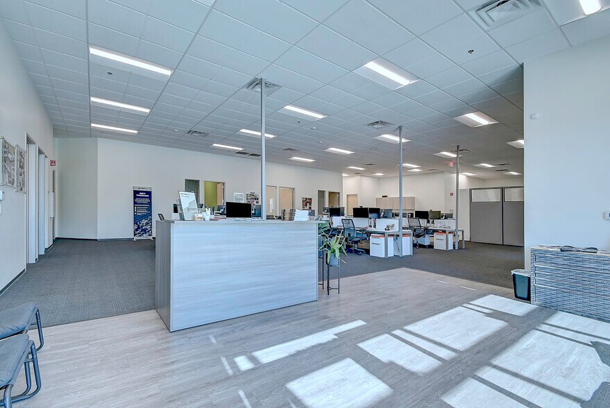 More Photos Of 565 E Germann Rd, Gilbert Warehouse For Lease