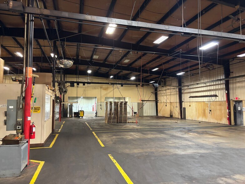 More Photos Of 1137 S Lafayette Blvd, South Bend Manufacturing For Sale