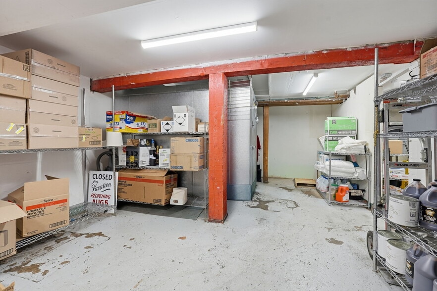 More Photos Of 860 W University Ave, Saint Paul Restaurant For Sale