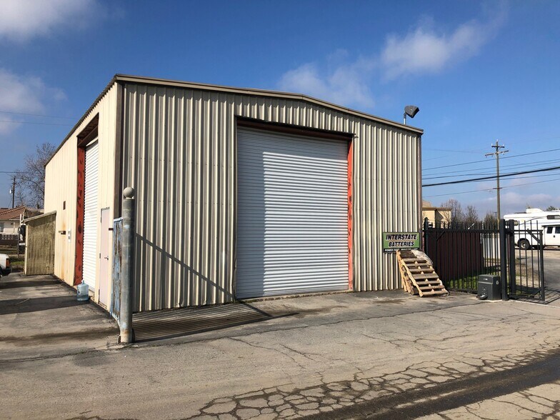 More Photos Of 18059 Rosedale Hwy, Bakersfield Warehouse For Lease