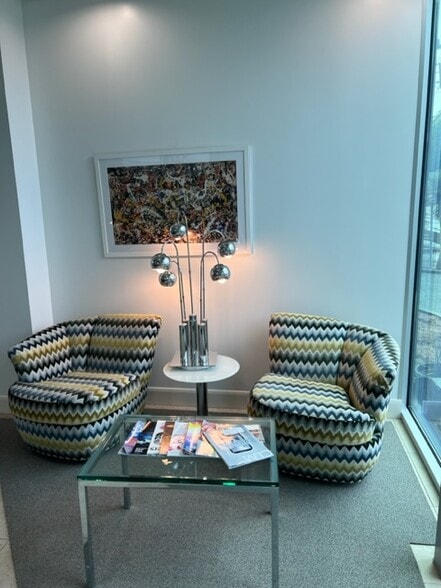 More Photos Of 5631 Broadway St, San Antonio Bank For Lease