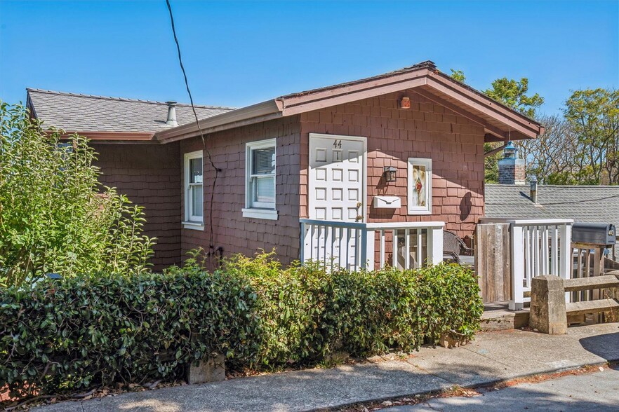 More Photos Of 47 Bulkley Ave, Sausalito Apartments For Sale