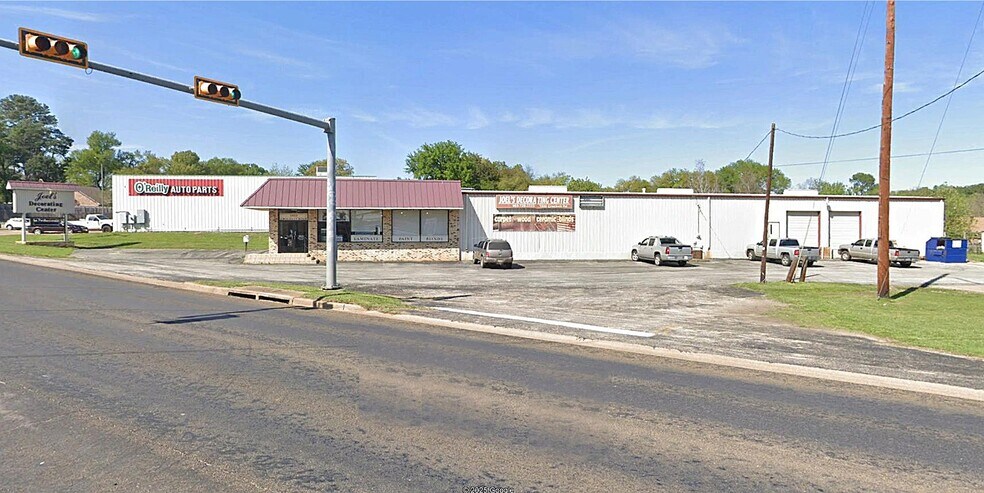 More Photos Of 1900 Crockett Rd, Palestine Storefront For Sale
