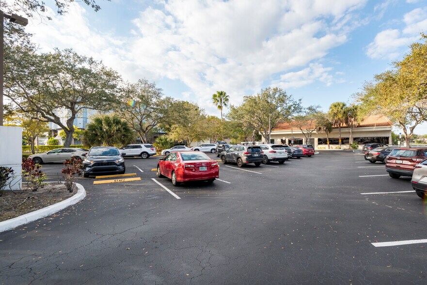 More Photos Of 8201 W Mcnab Rd, Tamarac General Retail For Sale