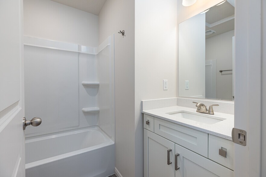 More Photos Of 5120 E Grande Vermillion Ave, Kanab Apartments For Sale